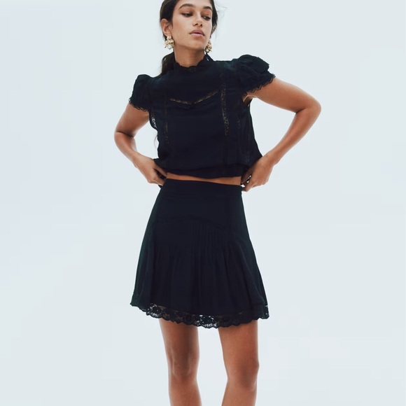 H&M Dresses & Skirts - H&M Black‎ Lace-Trim Mini Skirt Sz 8 NWT